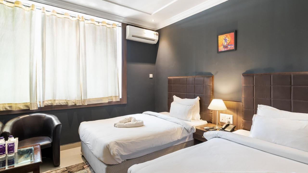 Niranjana Hotel Bodhgaya Bagian luar foto