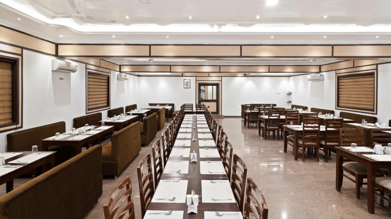 Niranjana Hotel Bodhgaya Bagian luar foto
