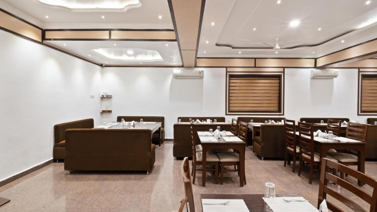 Niranjana Hotel Bodhgaya Bagian luar foto