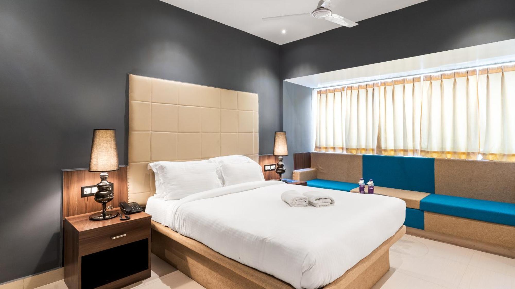 Niranjana Hotel Bodhgaya Bagian luar foto