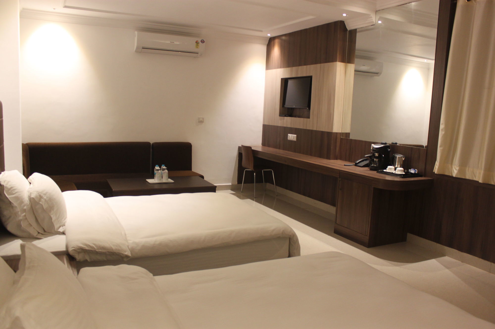 Niranjana Hotel Bodhgaya Ruang foto
