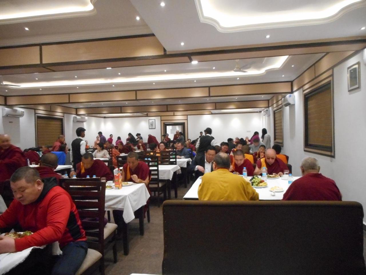 Niranjana Hotel Bodhgaya Bagian luar foto